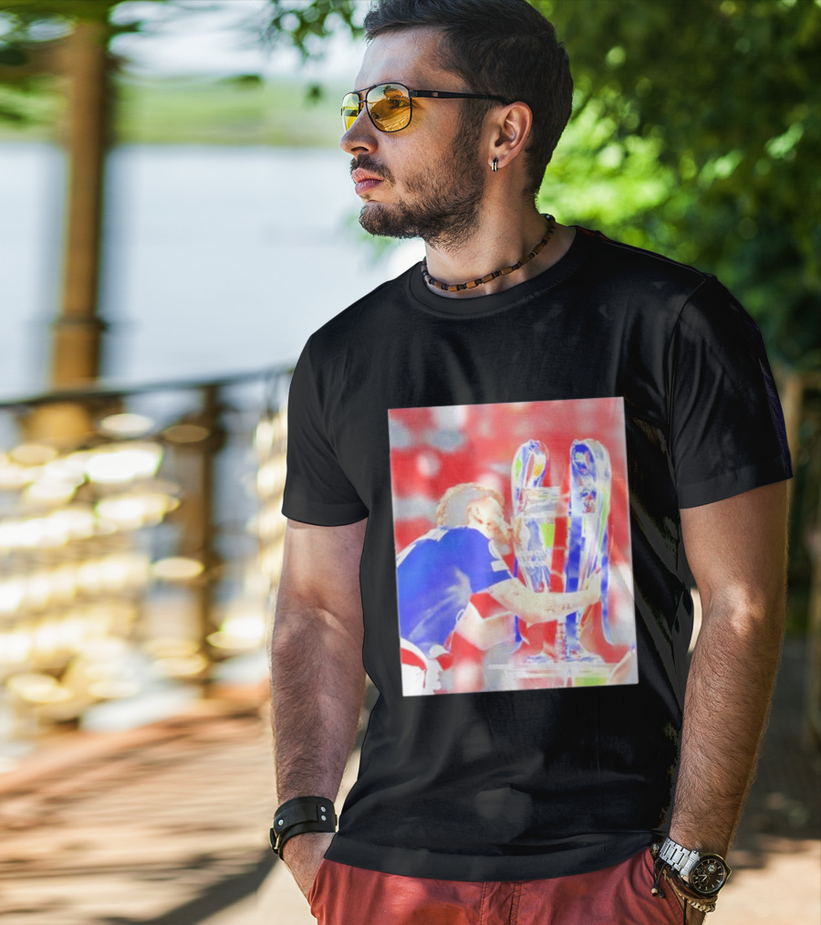 Khvicha Kvaratskhelia PSG UEFA Champions League Trophy Celebration T-Shirt