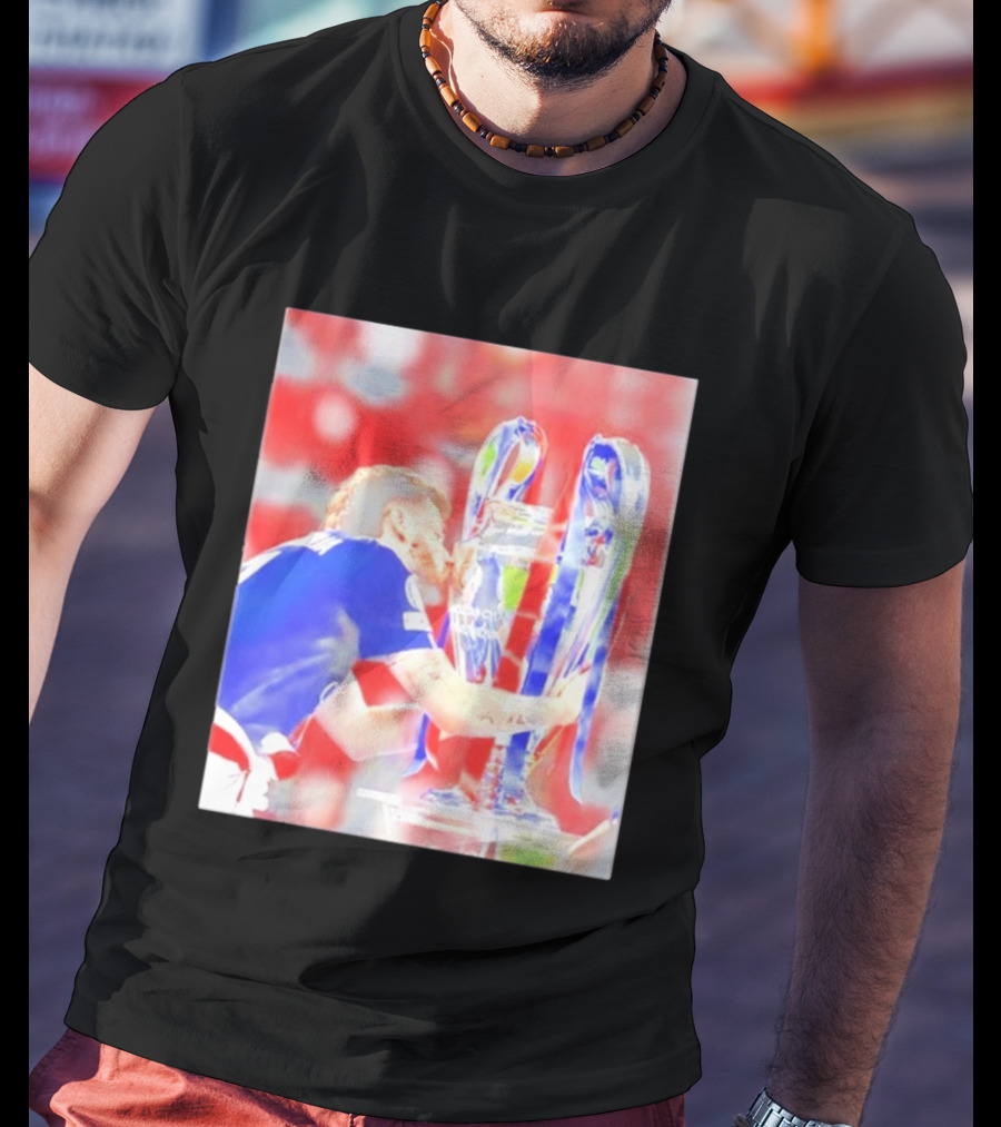 Khvicha Kvaratskhelia PSG UEFA Champions League Trophy Celebration T-Shirt
