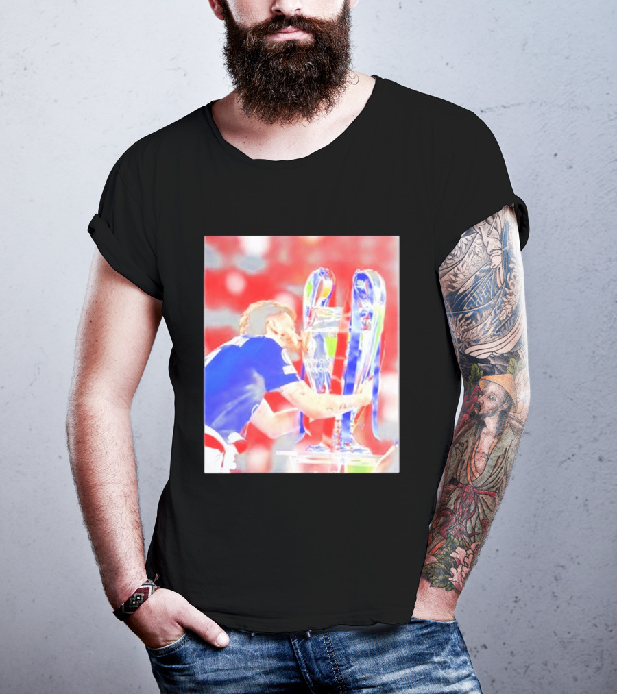 Khvicha Kvaratskhelia PSG UEFA Champions League Trophy Celebration T-Shirt