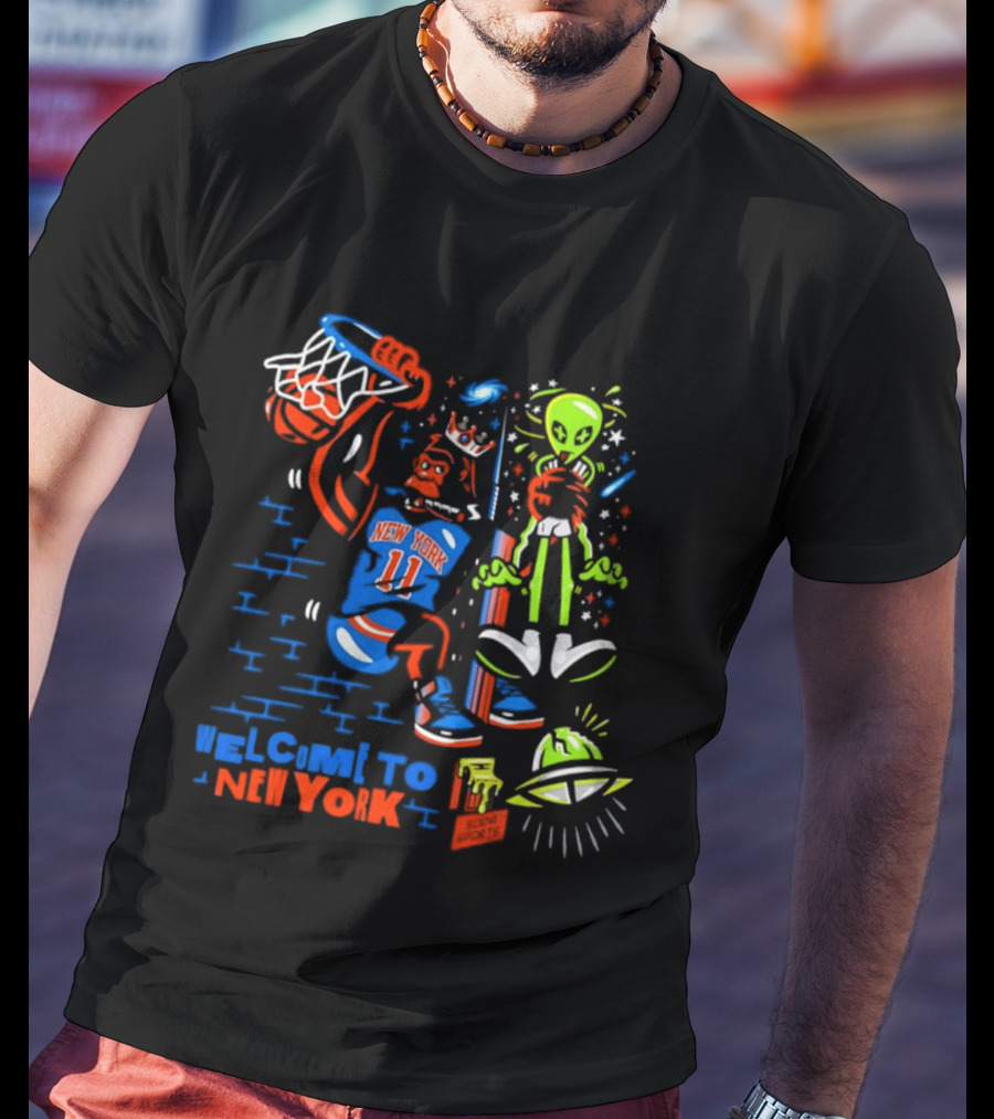 New York Knicks Gorilla Dunking With Alien Welcome To New York T-Shirt