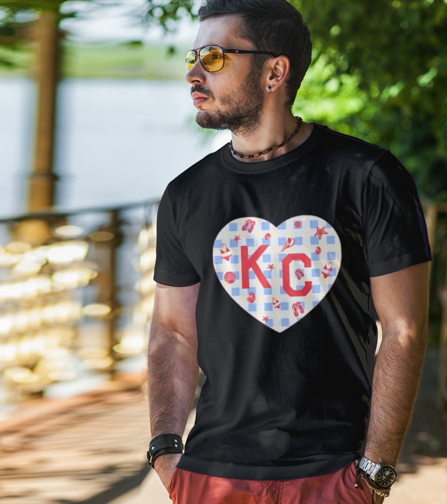 KC Heart Summertime Oatmeal Checkered Seashells And Starfish T-Shirt