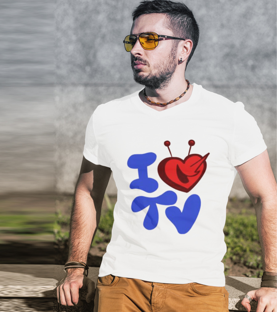 I Love TV Blue Red Heart Antenna T-Shirt