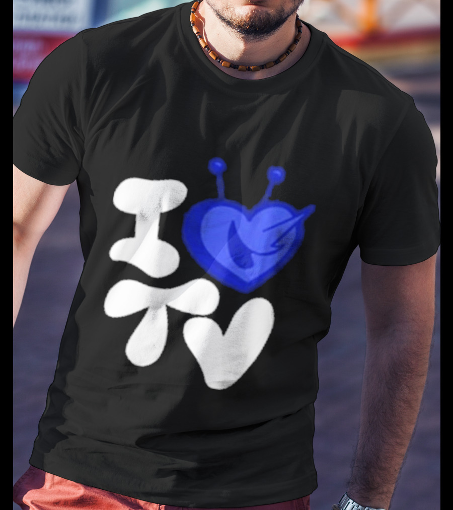 Paperboxmart I Love TV Blue Heart Antenna T-Shirt