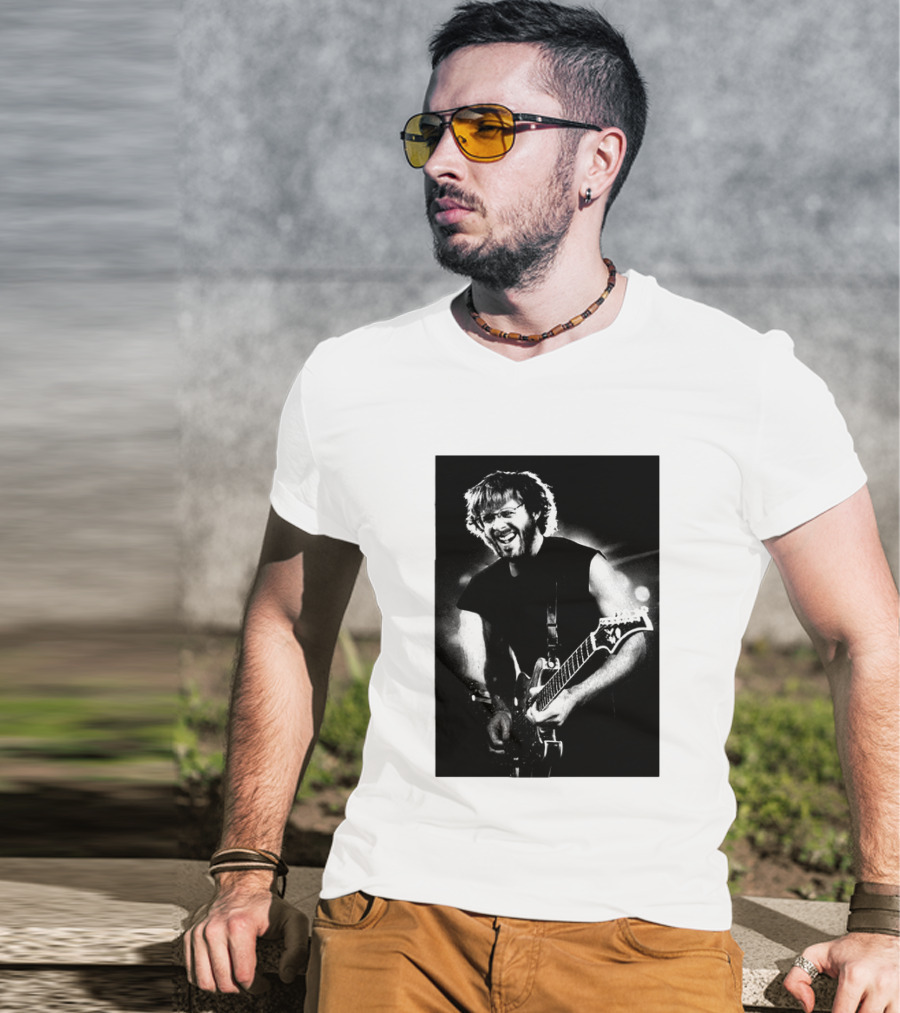 Phish Trey Anastasio Iconic Live Performance Guitarist Black And White Image T-Shirt