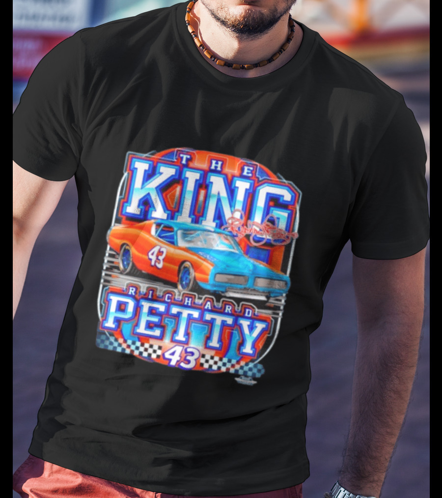 Richard Petty The King No 43 NASCAR Racing Car Checkered Flag T-Shirt