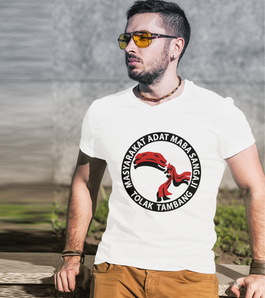 Masyarakat Adat Maba Sangaji Tolak Tambang Red Scarf T-Shirt