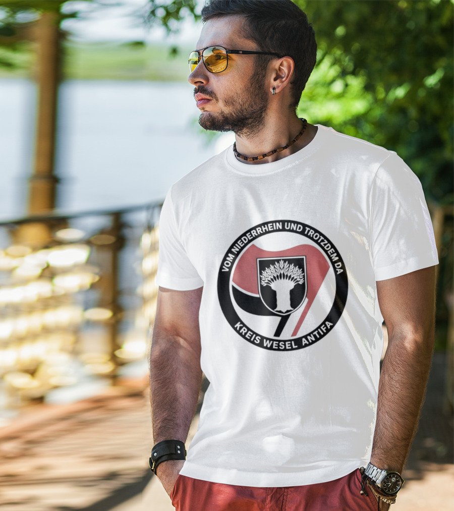 Vom Niederrhein Und Trotzdem Da Kreis Wesel Antifa T-Shirt