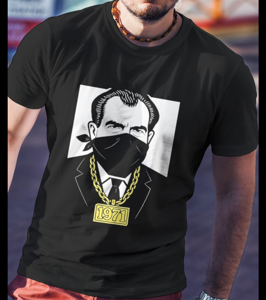 Richard Nixon 1971 Bandana Gold Chain T-Shirt