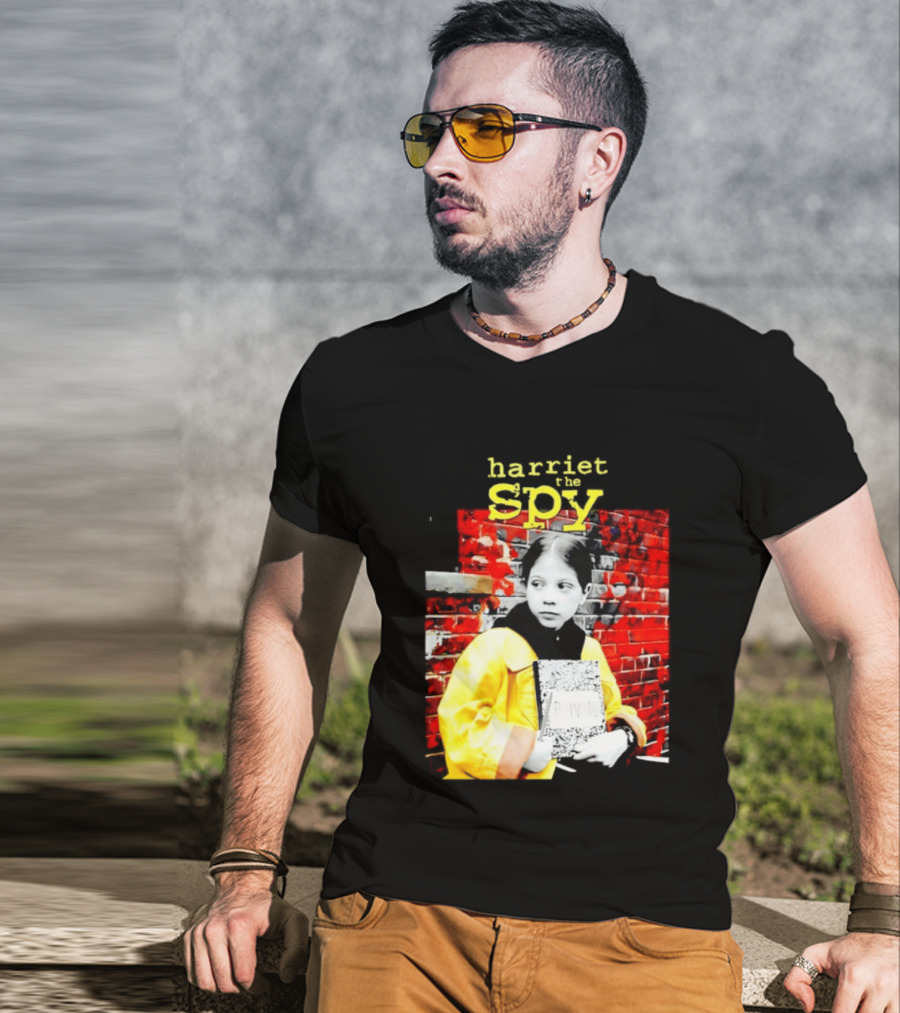 Harriet The Spy Michelle Trachtenberg Classic Yellow Raincoat Notepad T-Shirt