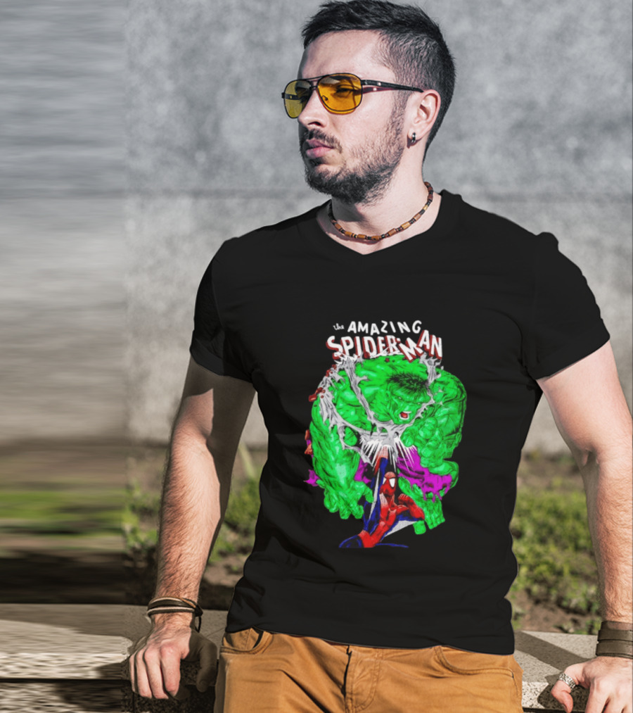 The Amazing Spider Man The Incredible Hulk Comic Style Showdown T-Shirt