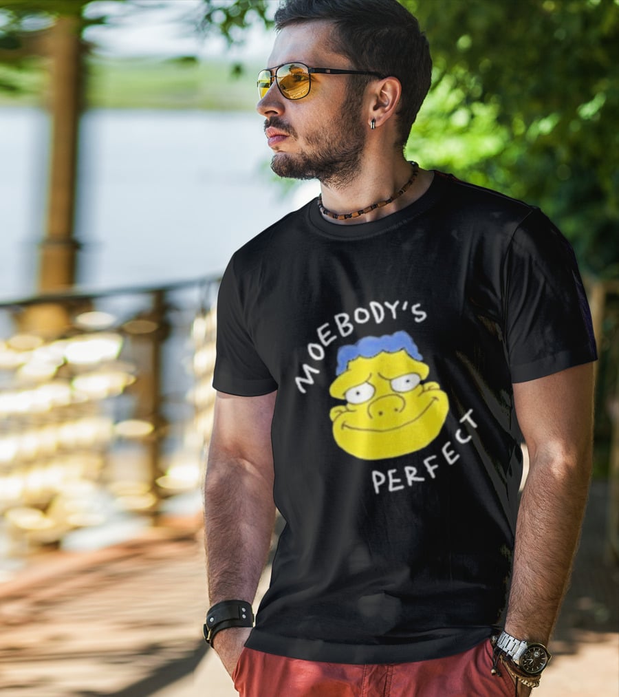 Moebody's Perfect Yellow Cartoon Face With Blue Hair Smirk T-Shirt