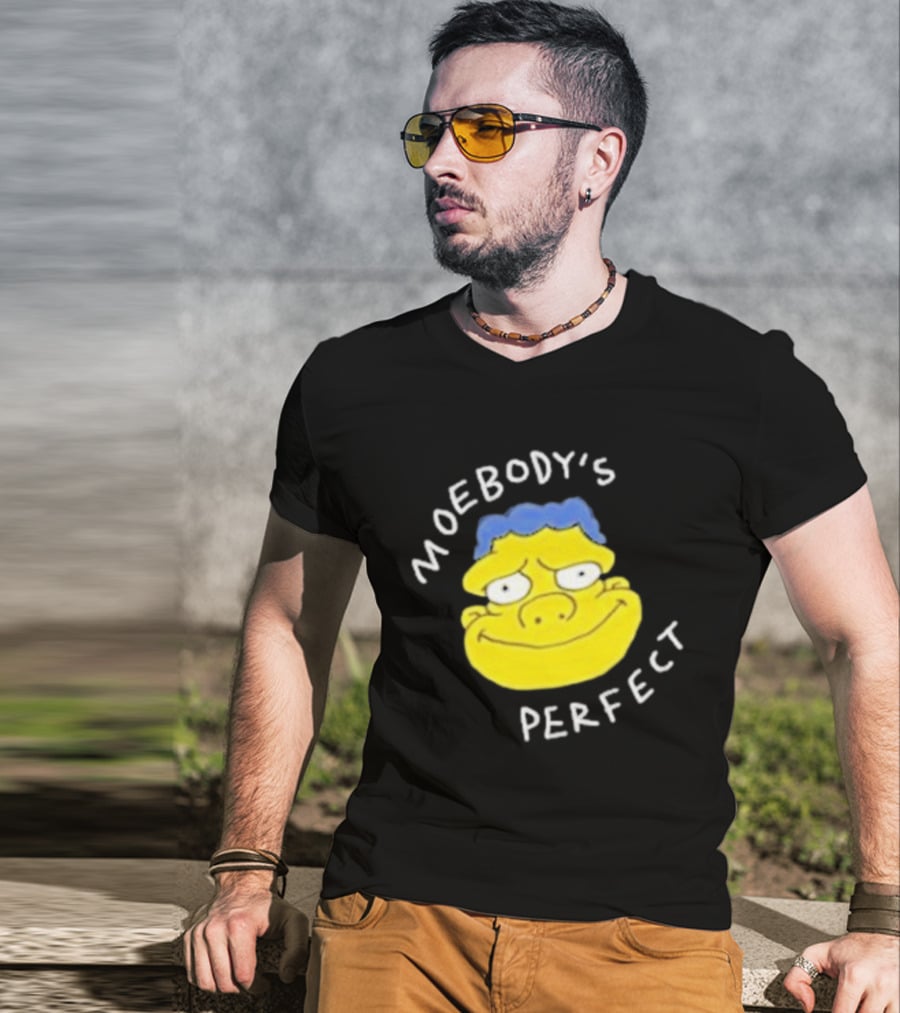 Moebody's Perfect Yellow Cartoon Face With Blue Hair Smirk T-Shirt