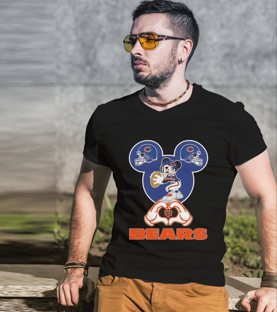Mickey Mouse Chicago Bears Football Collaboration Bears T-Shirt