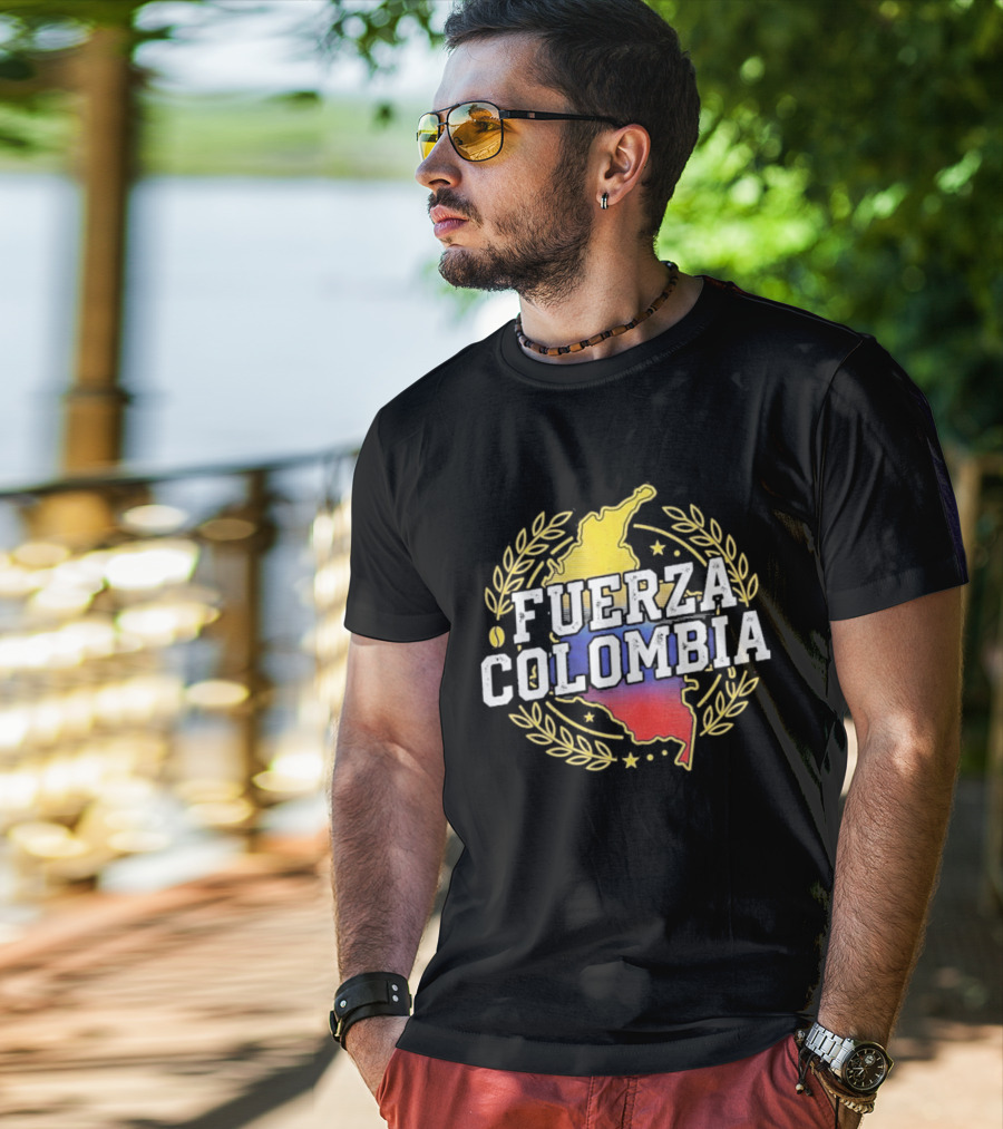 Fuerza Colombia Map Yellow Blue Red Laurel And Stars T-Shirt