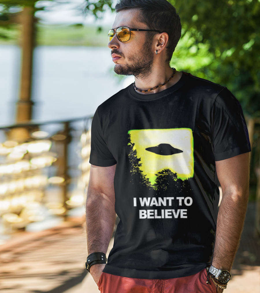 Alien I Want To Believe UFO Silhouette Paranormal Activity The Truth Is Out There T-Shirt