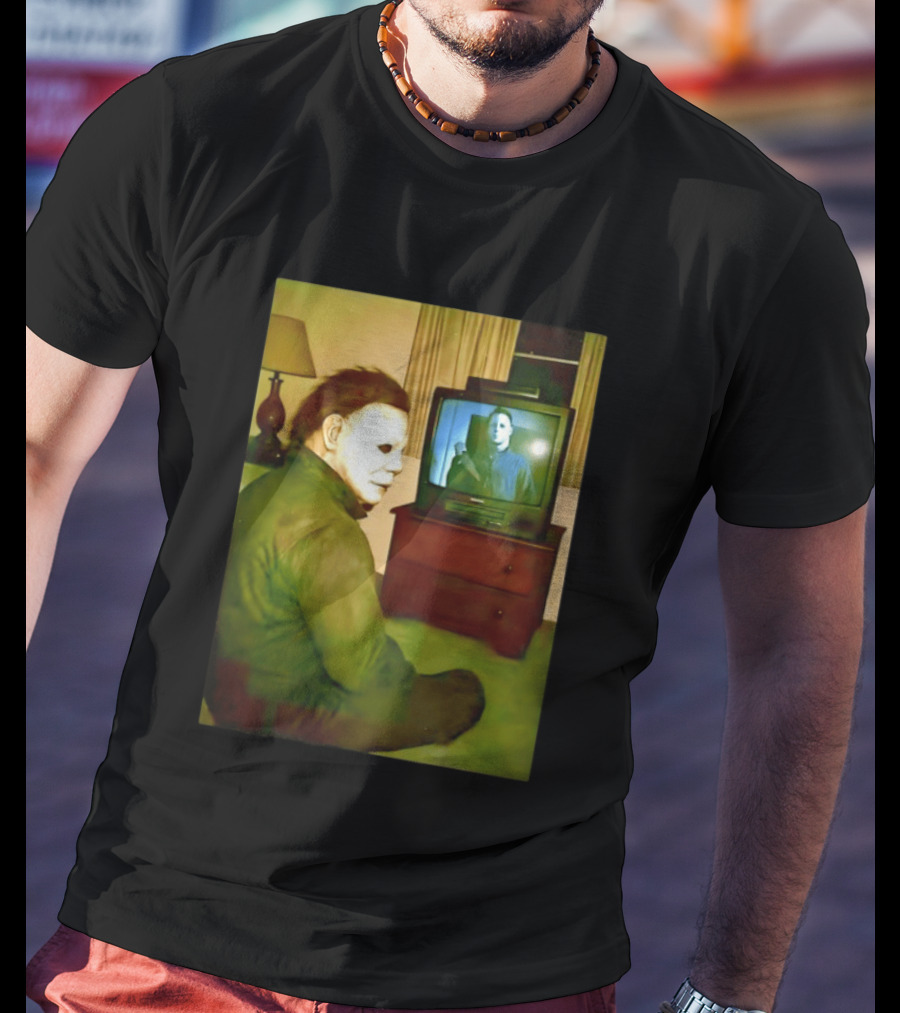 Michael Myers Ing Himself On TV Halloween Scene T-Shirt