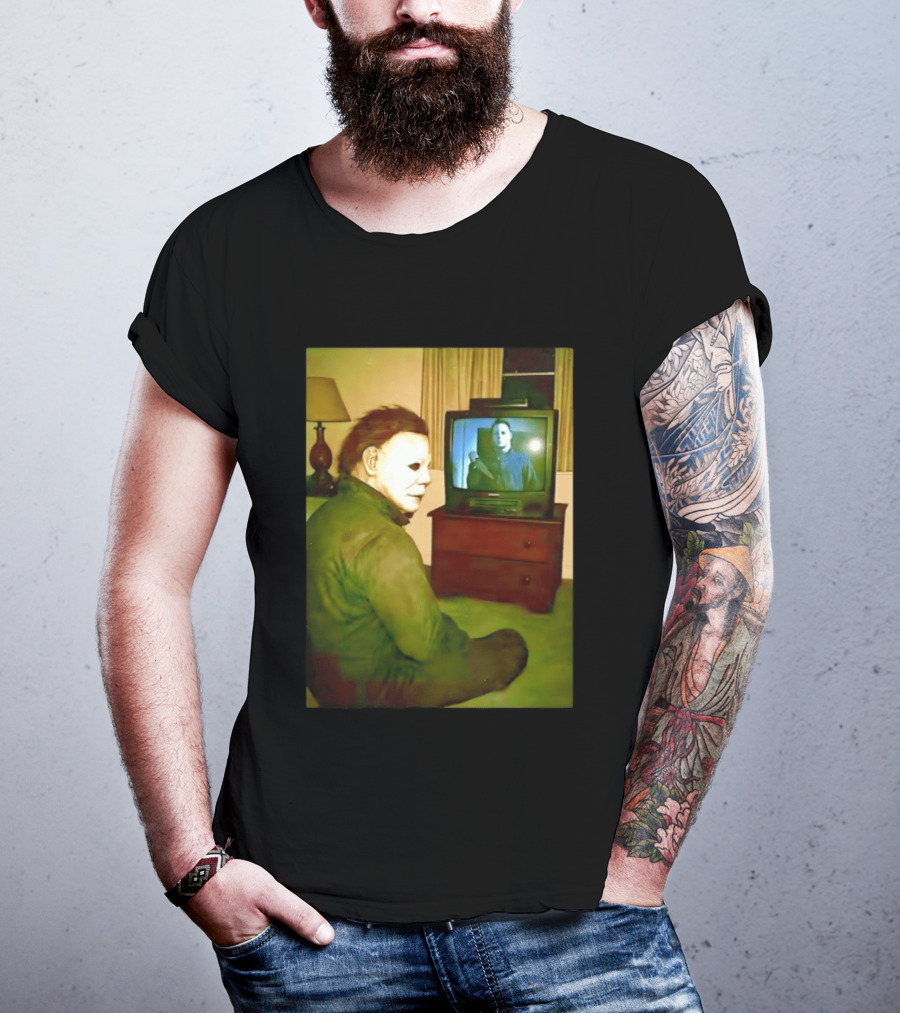 Michael Myers Ing Himself On TV Halloween Scene T-Shirt