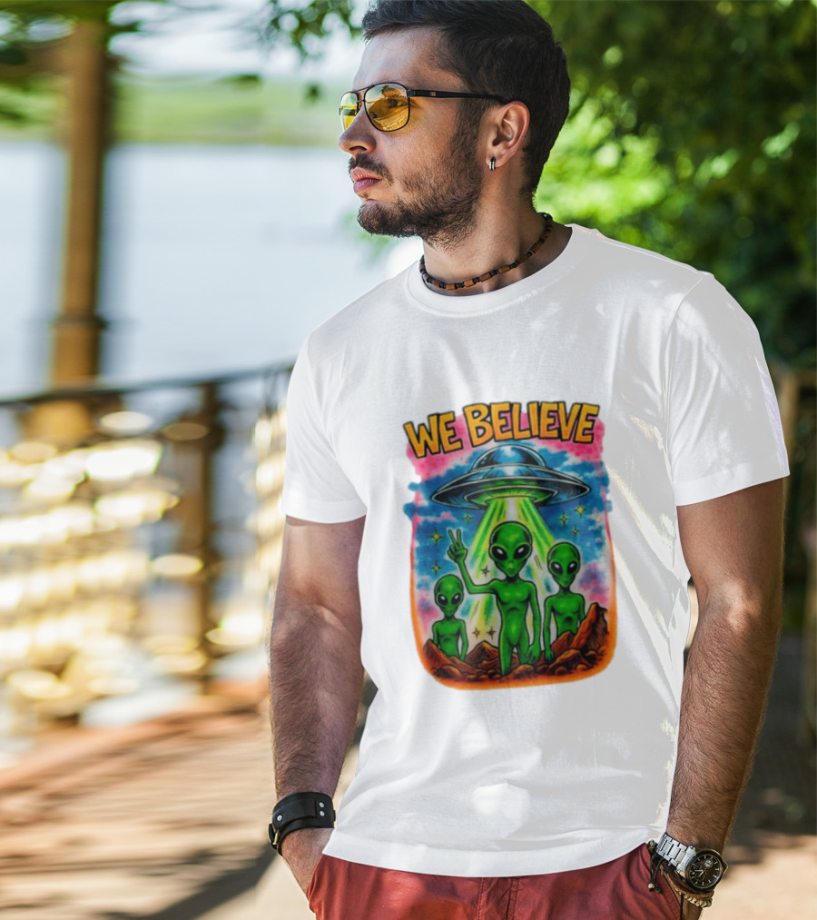 We Believe Aliens UFO Extraterrestrial Peaceful Green Aliens Stars Cosmic Scene T-Shirt