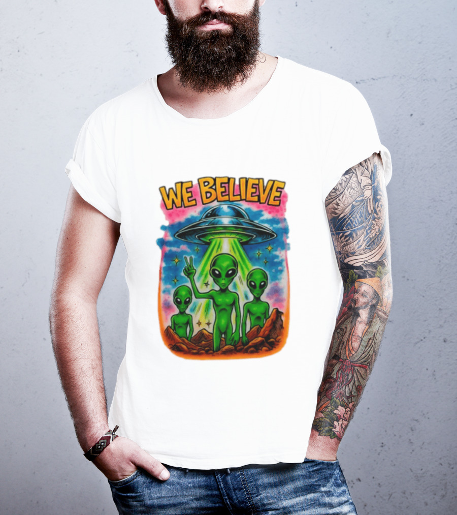 We Believe Aliens UFO Extraterrestrial Peaceful Green Aliens Stars Cosmic Scene T-Shirt