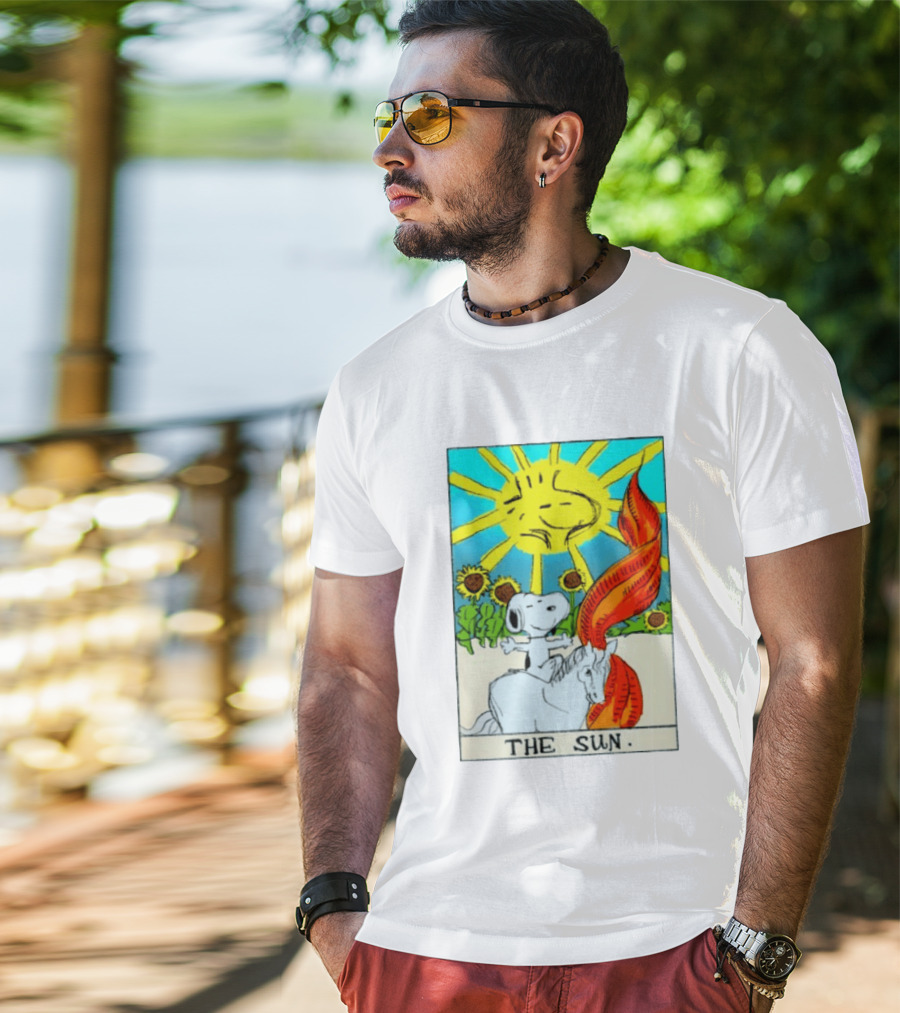 Snoopy The Sun Tarot Card Peanuts Charlie Brown Tarot T-Shirt