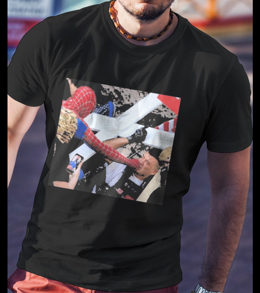 Minneapolis Spiderman Punching Police Protest Scene T-Shirt