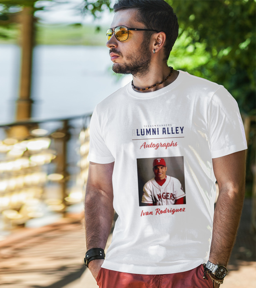 Texas Rangers Alumni Alley Ivan Rodriguez Autographs T-Shirt