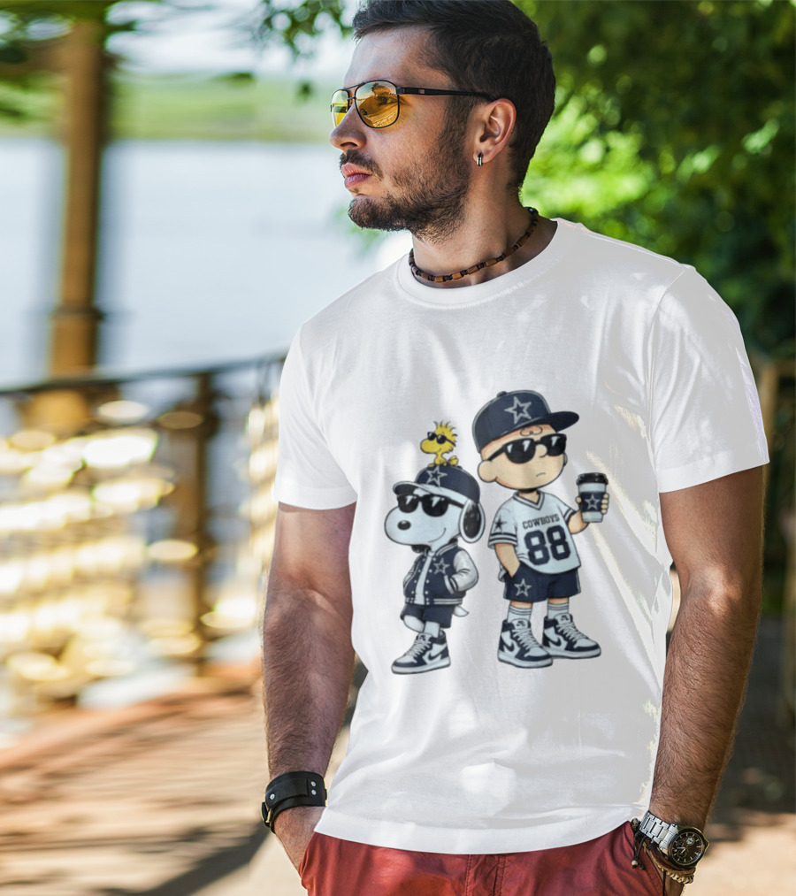 Snoopy Charlie Brown Cowboys 88 Football Fan Gear T-Shirt