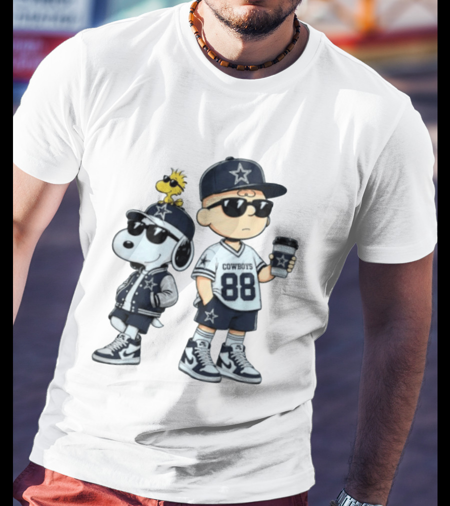 Snoopy Charlie Brown Cowboys 88 Football Fan Gear T-Shirt