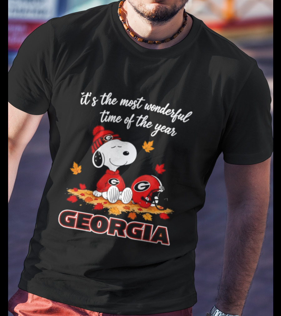 Georgia Bulldogs Snoopy It's The Most Wonderful Time Of The Year Autumn Leaves 2026 T-Shirt