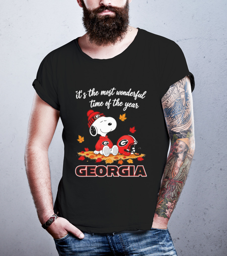 Georgia Bulldogs Snoopy It's The Most Wonderful Time Of The Year Autumn Leaves 2026 T-Shirt