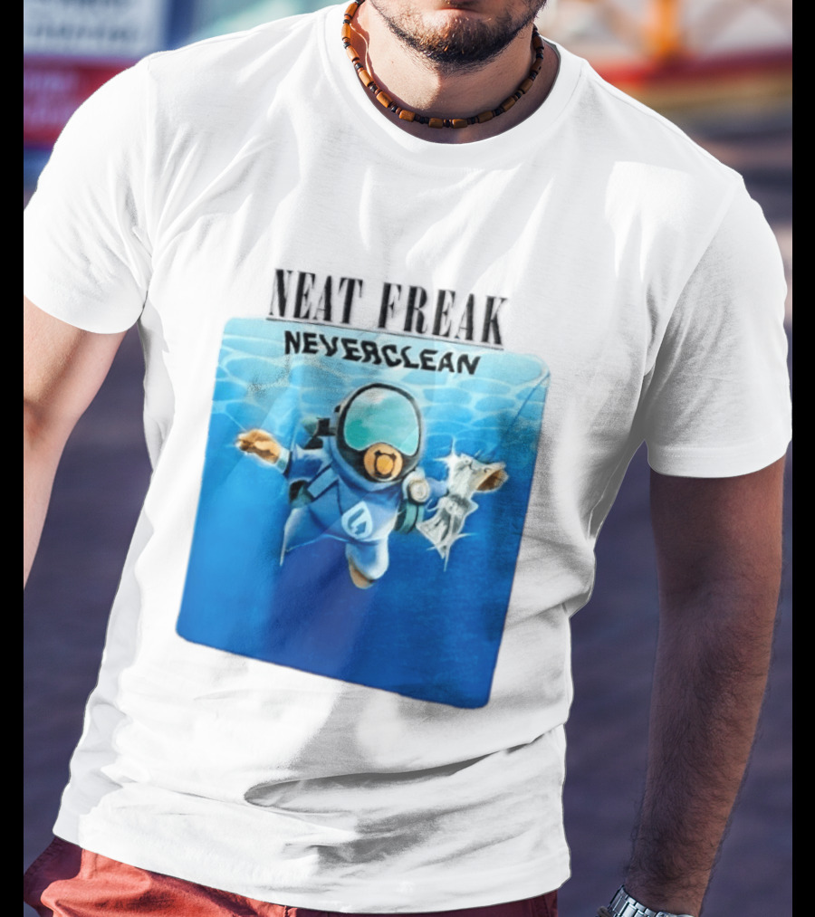 Neat Freak Neverclean Diver Catching Litter T-Shirt