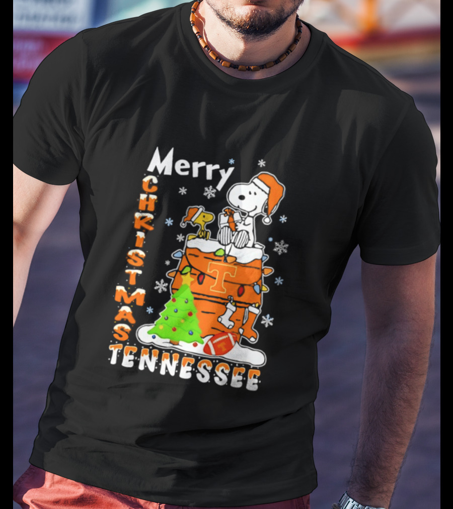 Snoopy Woodstock Christmas 2026 Tennessee Volunteers Football Santa Hat T-Shirt