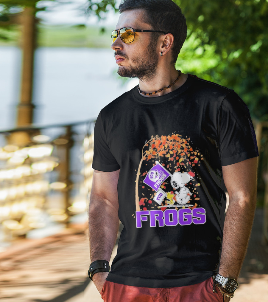 TCU Horned Frogs Snoopy Peanuts Fall Leaves T-Shirt