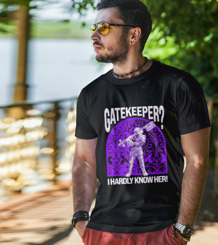 Gatekeeper I Hardly Know Her Knight In Armor Key Sword Purple T-Shirt