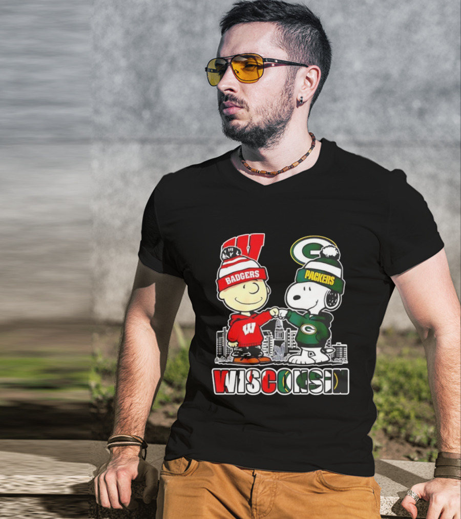 Peanuts Wisconsin Badgers Packers Wisconsin Snoopy Charlie Brown T-Shirt