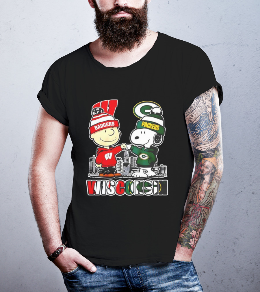 Peanuts Wisconsin Badgers Packers Wisconsin Snoopy Charlie Brown T-Shirt