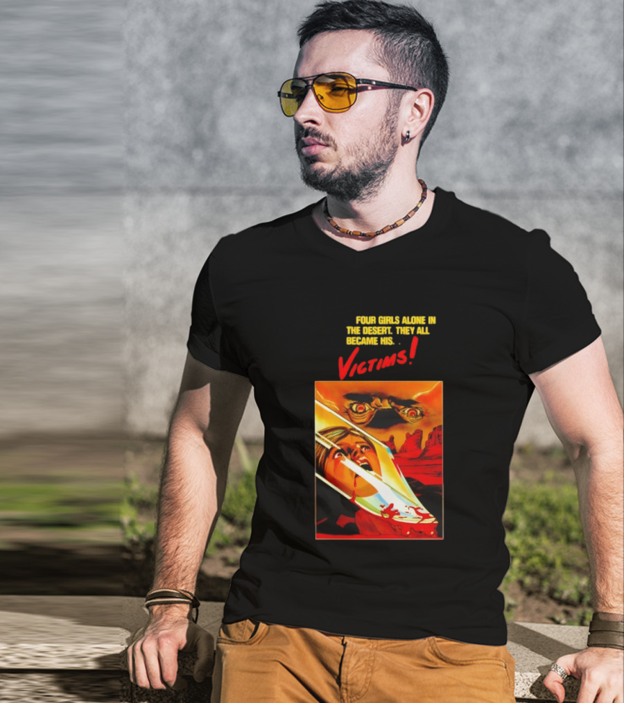 Four Girls Alone In The Desert Horror Victims Vintage Style Thriller T-Shirt