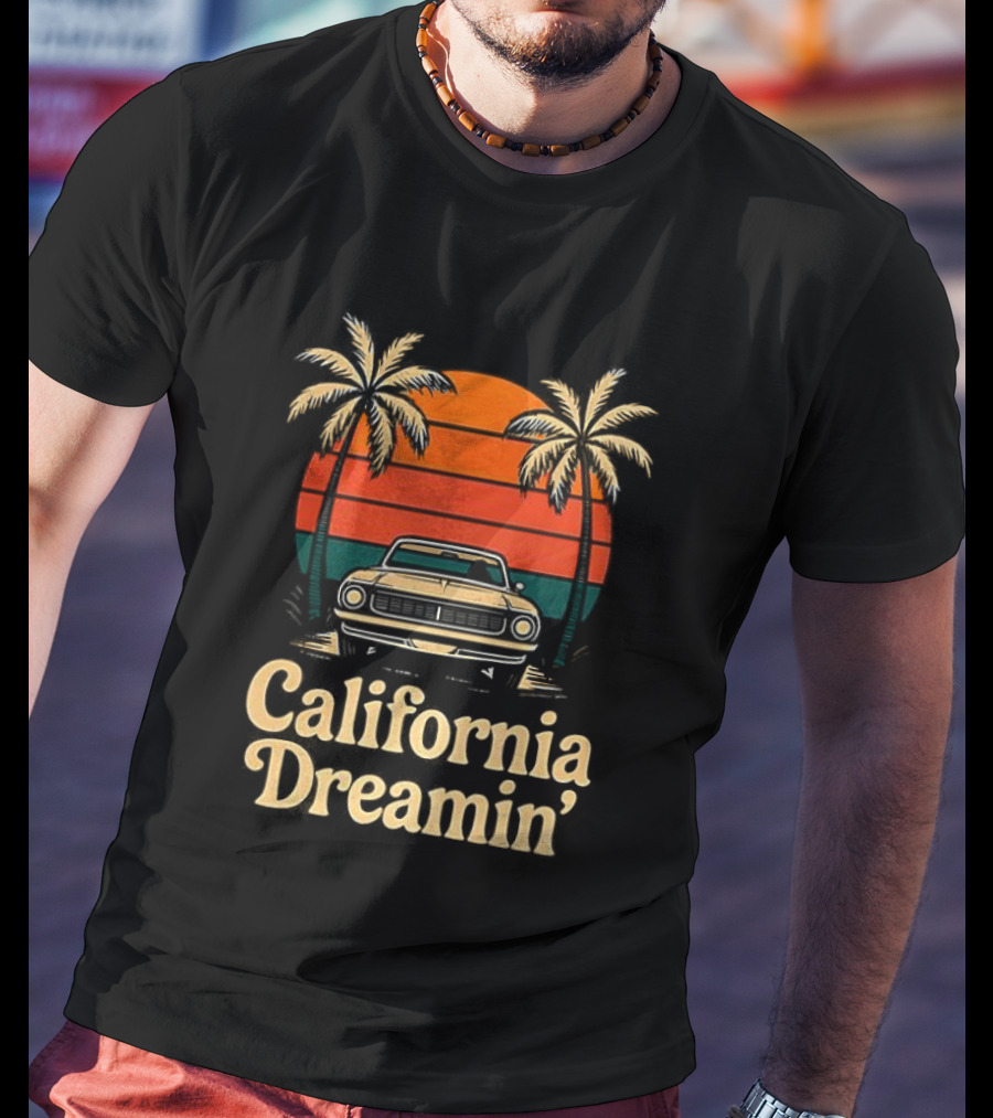 California Dreamin Vintage Sunset Car Palm Trees T-Shirt