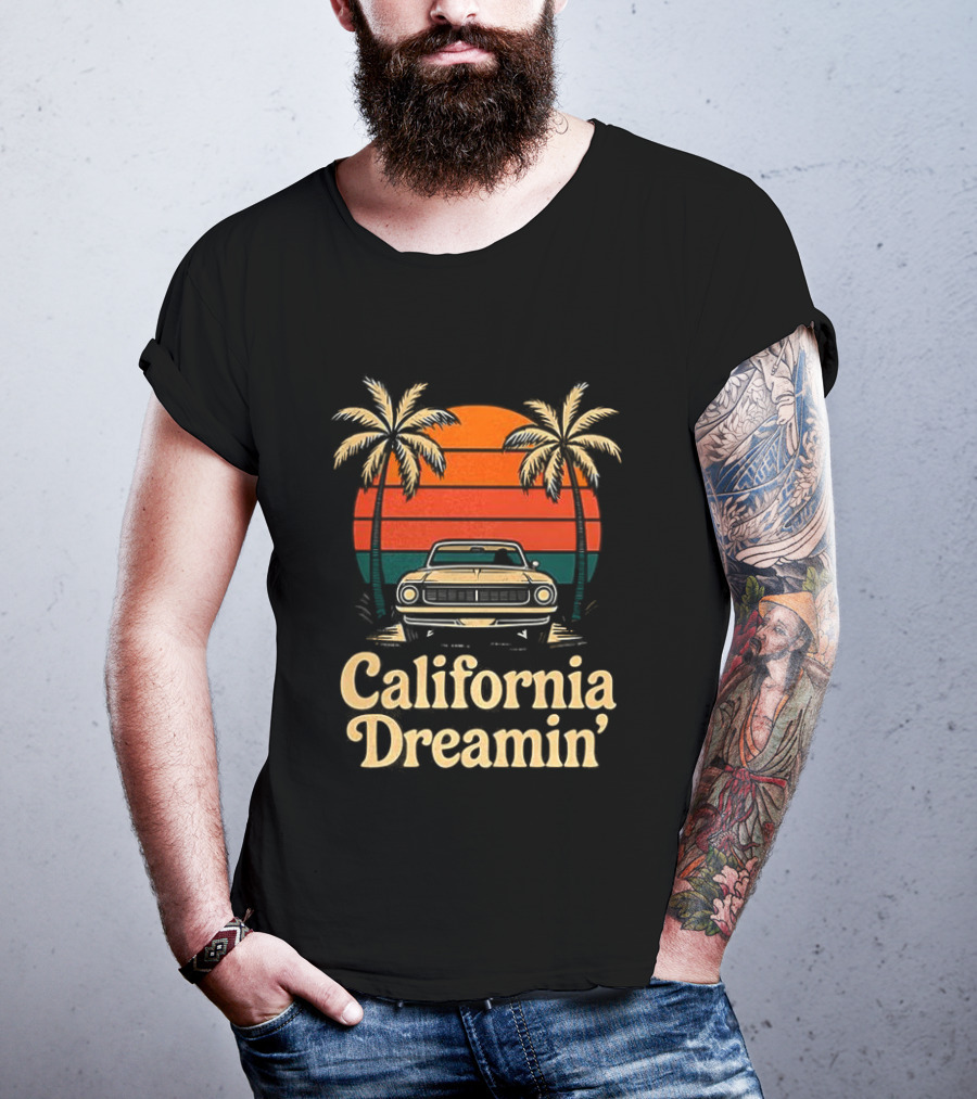 California Dreamin Vintage Sunset Car Palm Trees T-Shirt