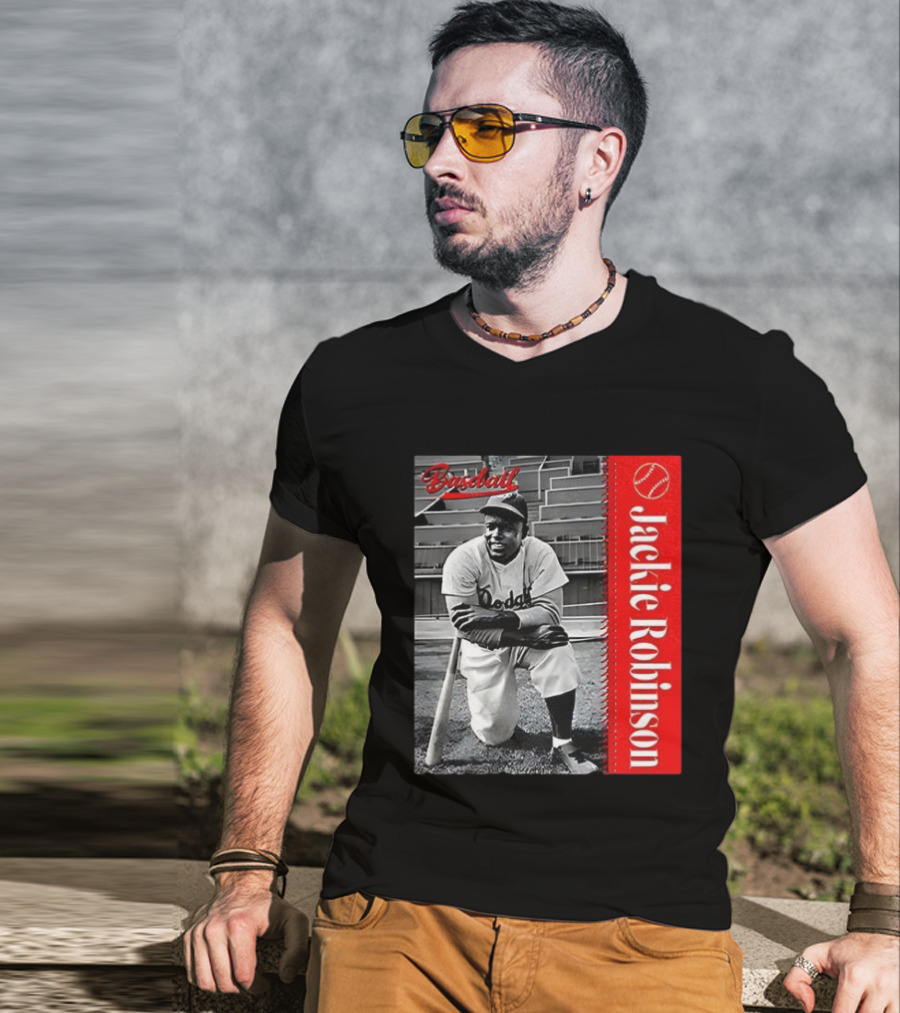Jackie Robinson Baseball Dodgers Vintage Black And White Image T-Shirt