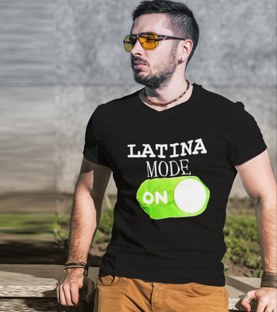 Latina Mode On Switch Green Circle T-Shirt