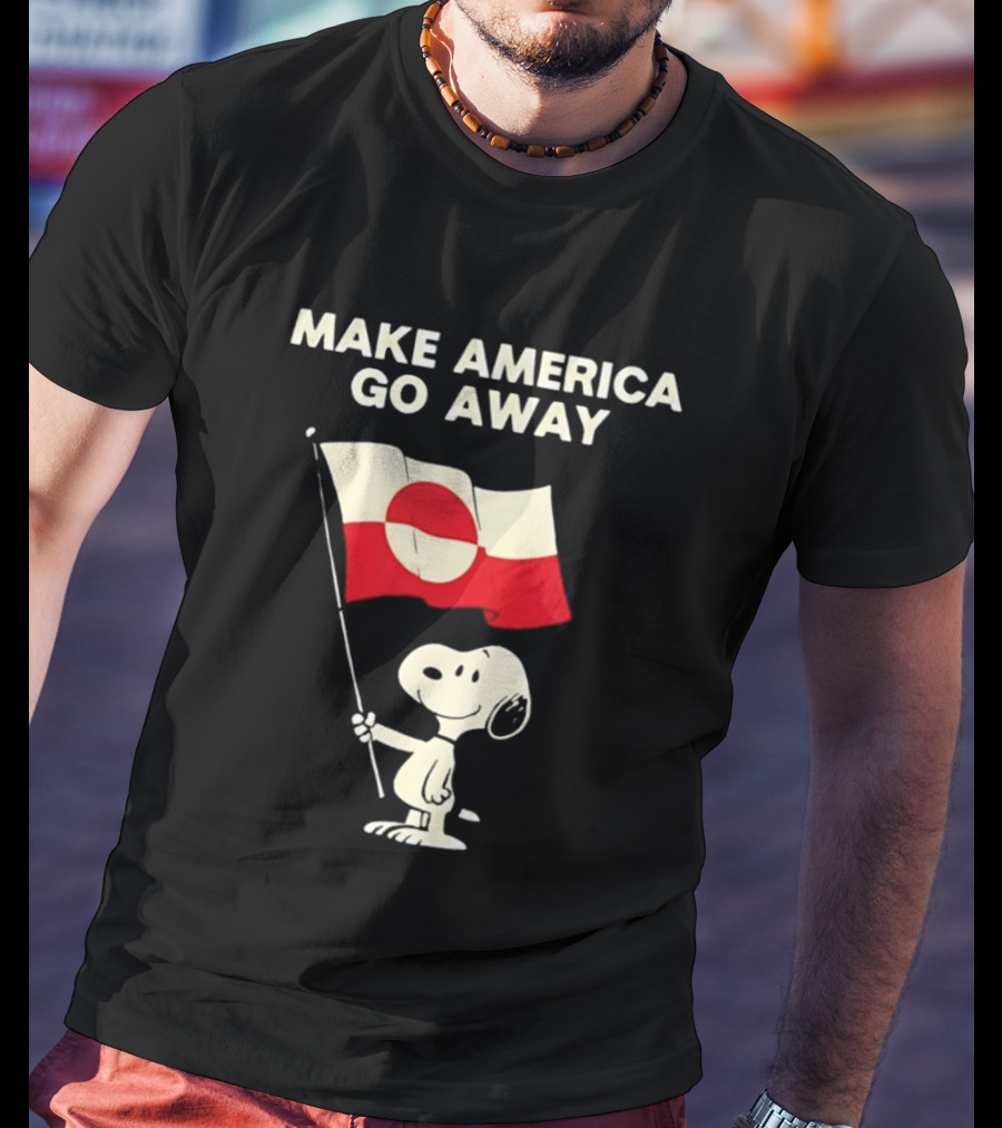 Snoopy Holding Greenland Flag Make America Go Away T-Shirt