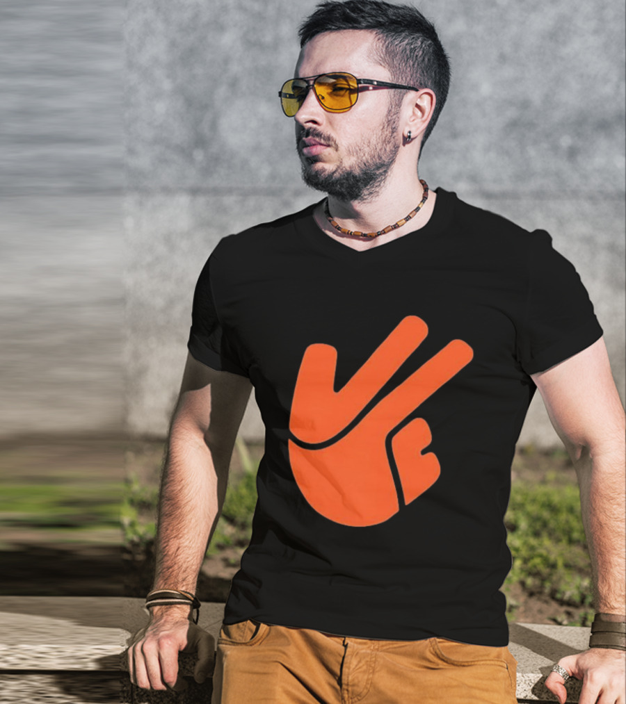 New York Knicks Three Hand Gesture NBA Team Sports Fan T-Shirt