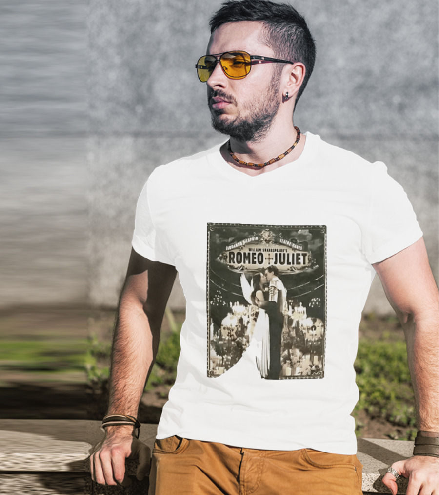 William Shakespeare's Romeo And Juliet Leonardo Claire Iconic Romantic Scene T-Shirt
