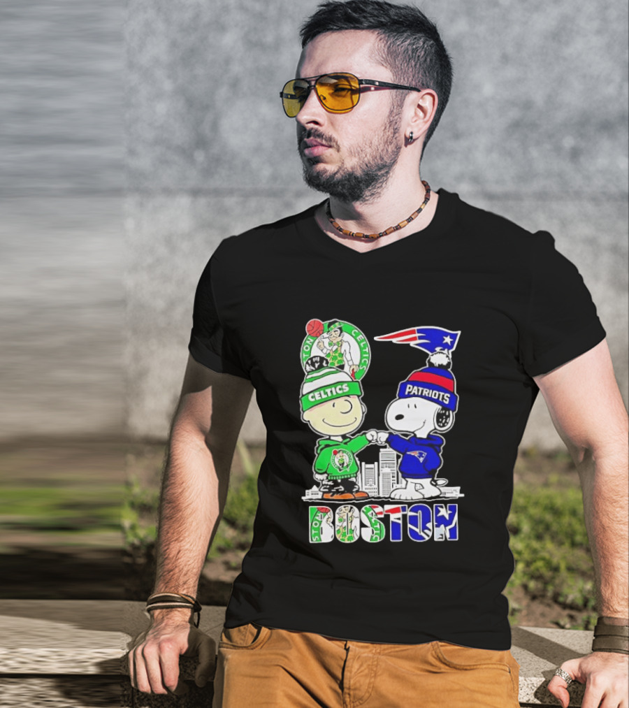 Charlie Brown Snoopy Celtics Patriots Boston Fist Bump T-Shirt
