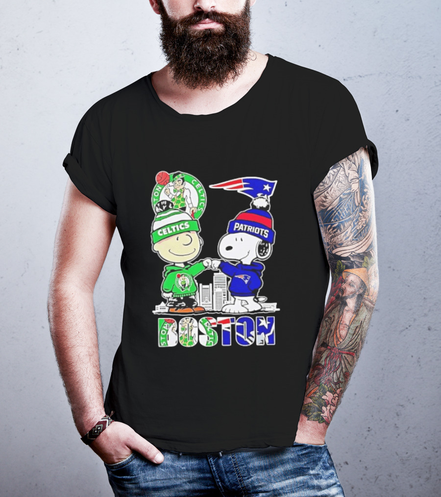 Charlie Brown Snoopy Celtics Patriots Boston Fist Bump T-Shirt