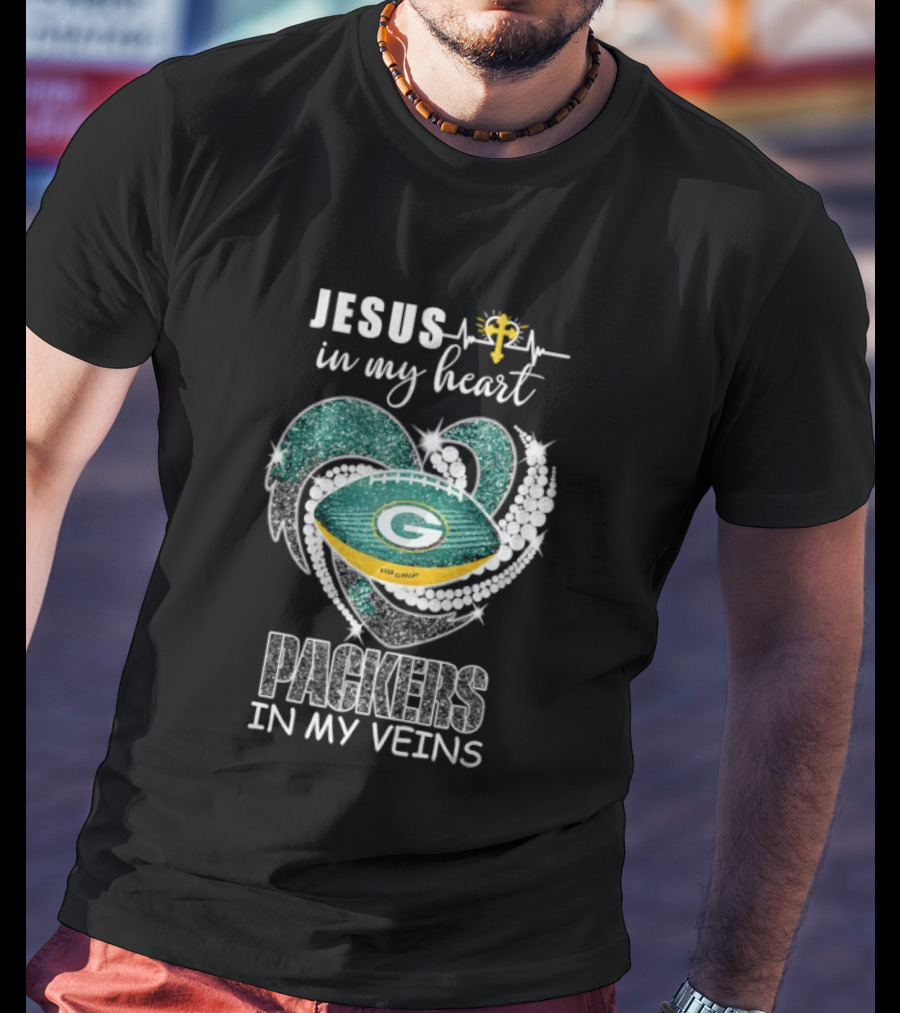 Jesus In My Heart Green Bay Packers In My Veins Diamond Heart Shape T-Shirt