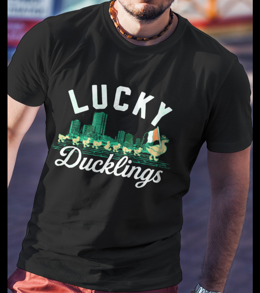 Boston Lucky Ducklings Irish Flag St Patrick's Day Skyline T-Shirt