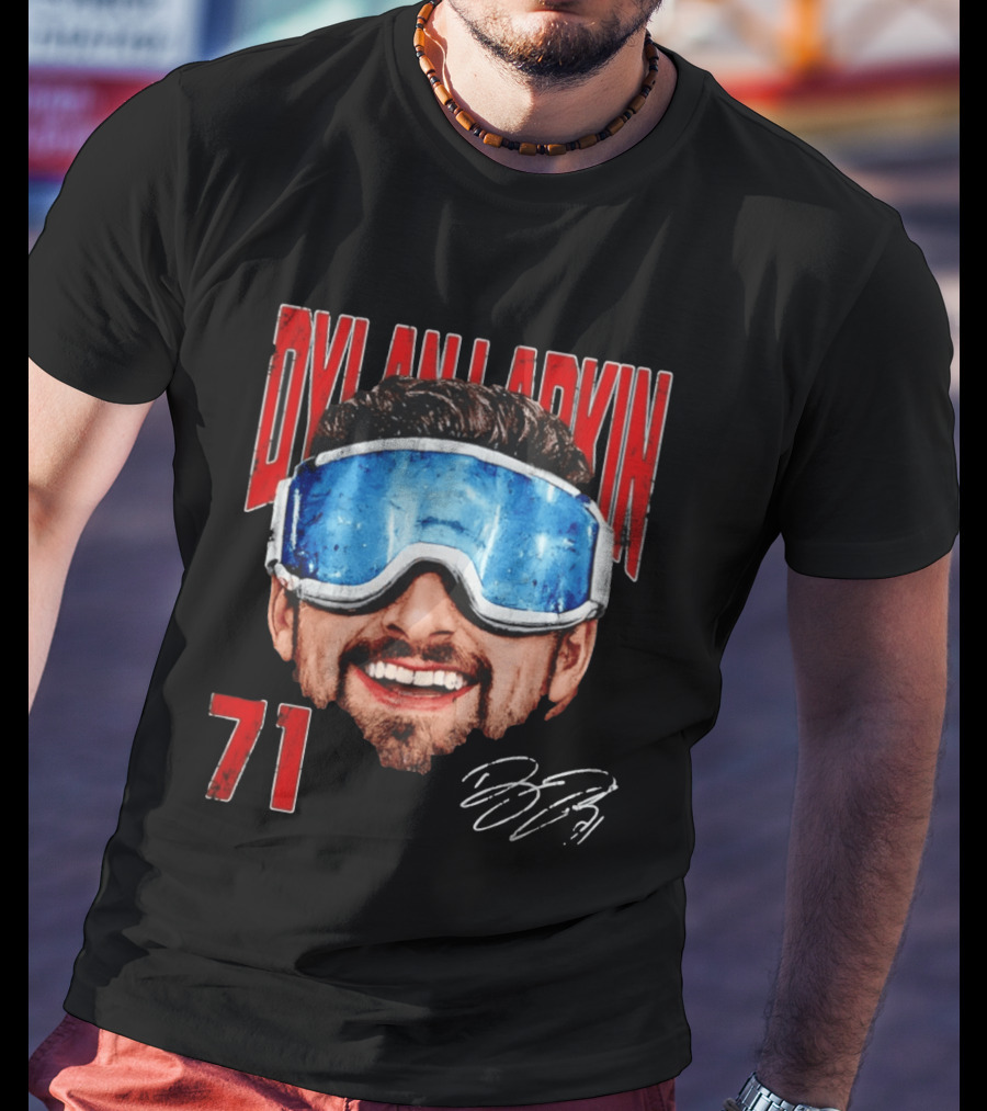 Dylan Larkin 71 Detroit Red Wings Goggles Big Head T-Shirt