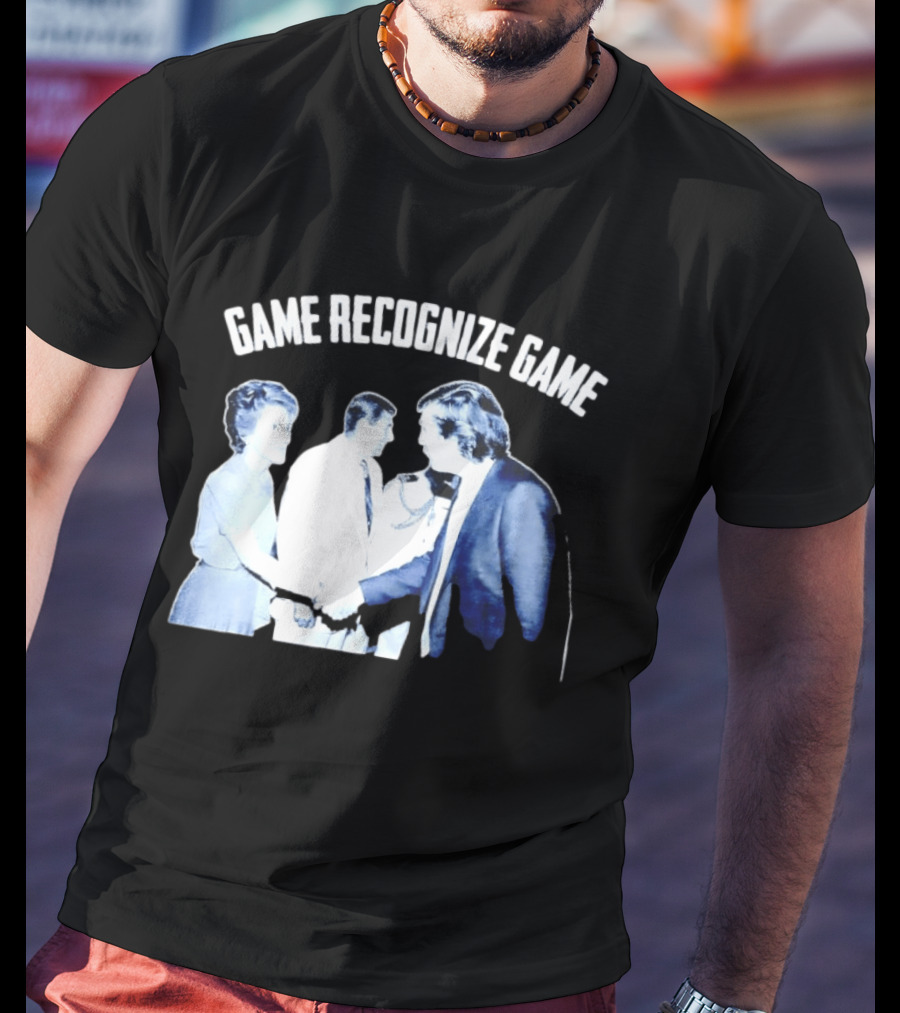 Game Recognize Game Donald Trump Shakes Hands With Ronald Reagan T-Shirt